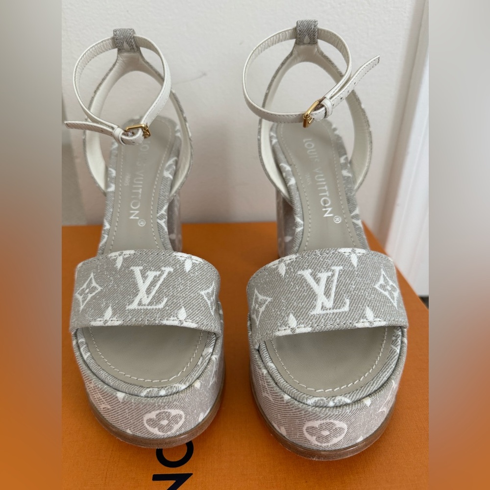 Louis Vuitton Logo Platform Sandals - taupe